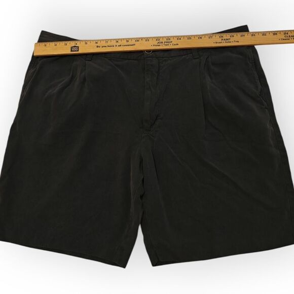 Tommy Bahama 100% Silk Gray Flat Front Shorts Sz 42 - Picture 2 of 5
